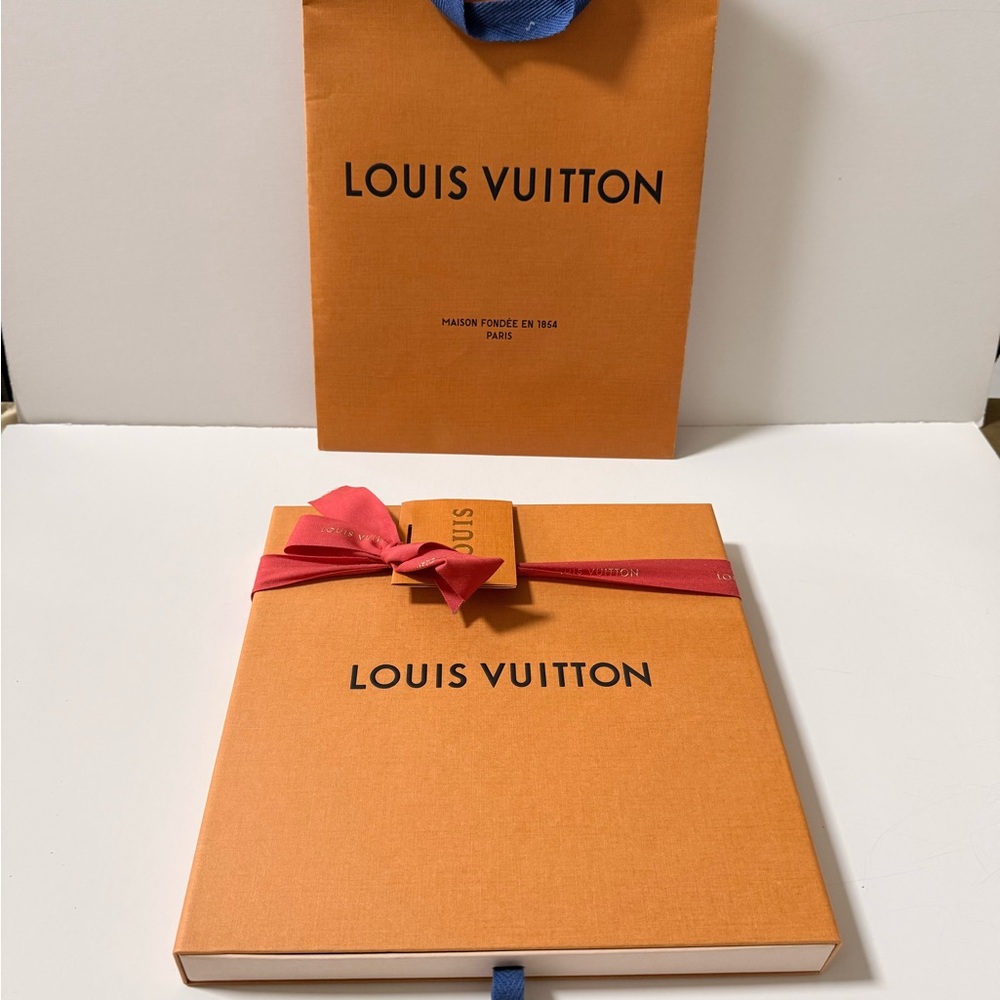 Louis Vuitton Orange Box with Red and Blue Accents - Picture 1 of 15